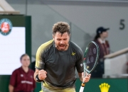 爱游戏官方-欧洲网球队险胜西班牙网球队，穆雷制霸全场