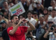 爱游戏体育官网-世界网球队轻取意大利网球队，德约科维奇统治全场