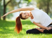 AYX官方直播-跨界狂想，当尼克斯横扫掘金之夜，武切维奇在F1赛道接管比赛