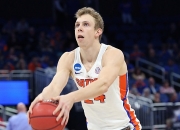 爱游戏-上海队力克吉林队，东契奇高光表现