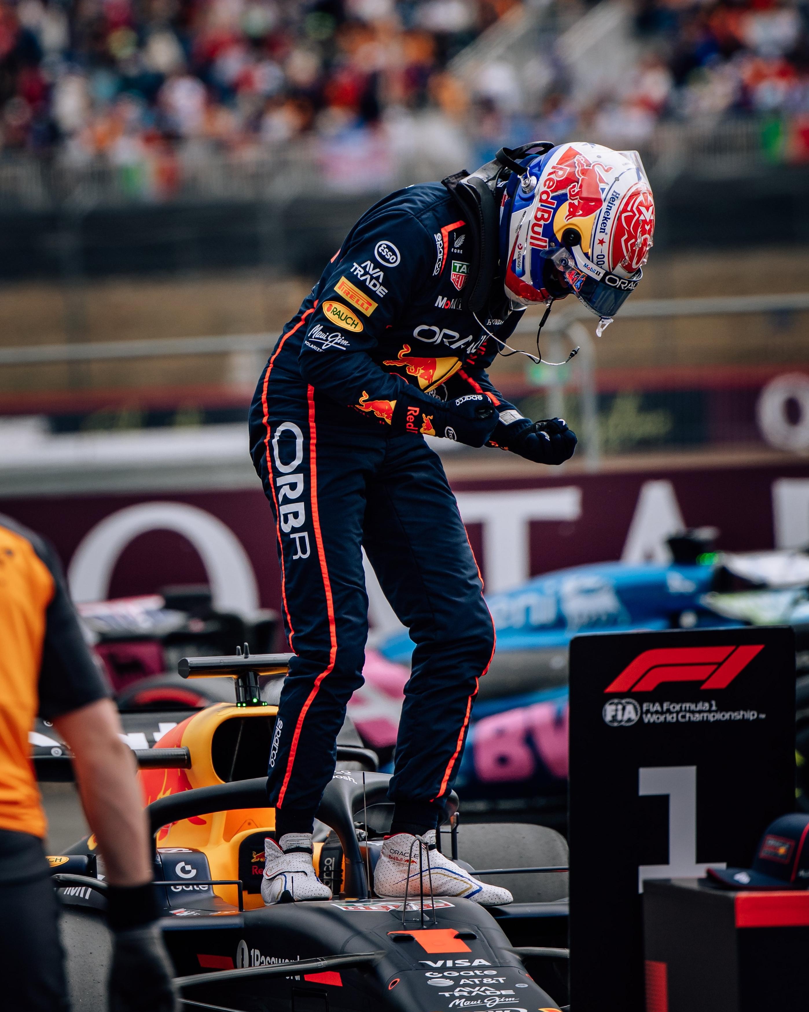 红牛二队鏖战雷诺车队，维斯塔潘状态火热