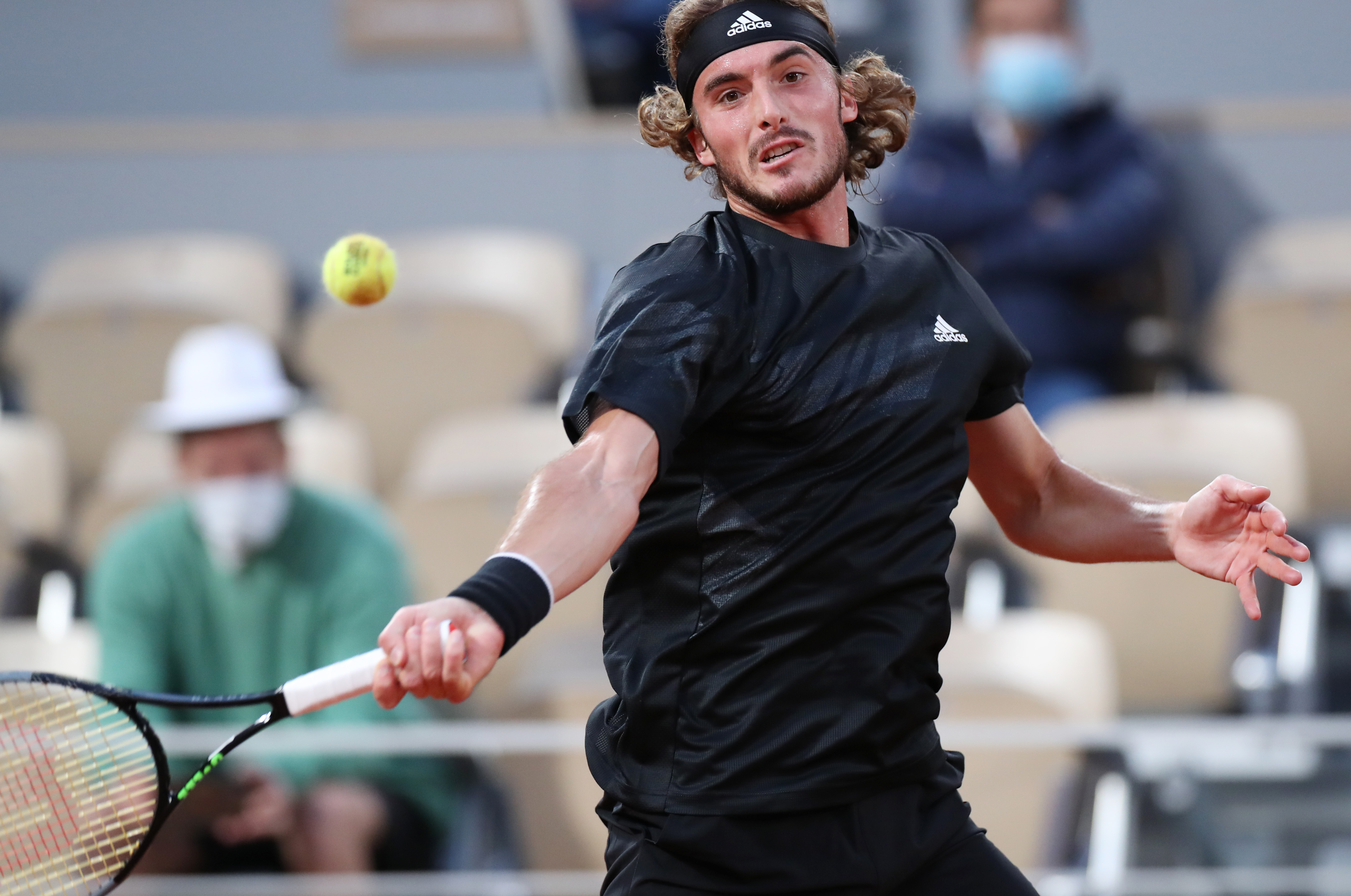 法网横扫年终总决赛，西西帕斯点燃赛场