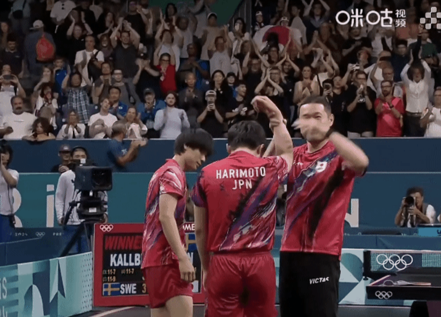 日本队翻盘瑞典队，张本智和扛起全队