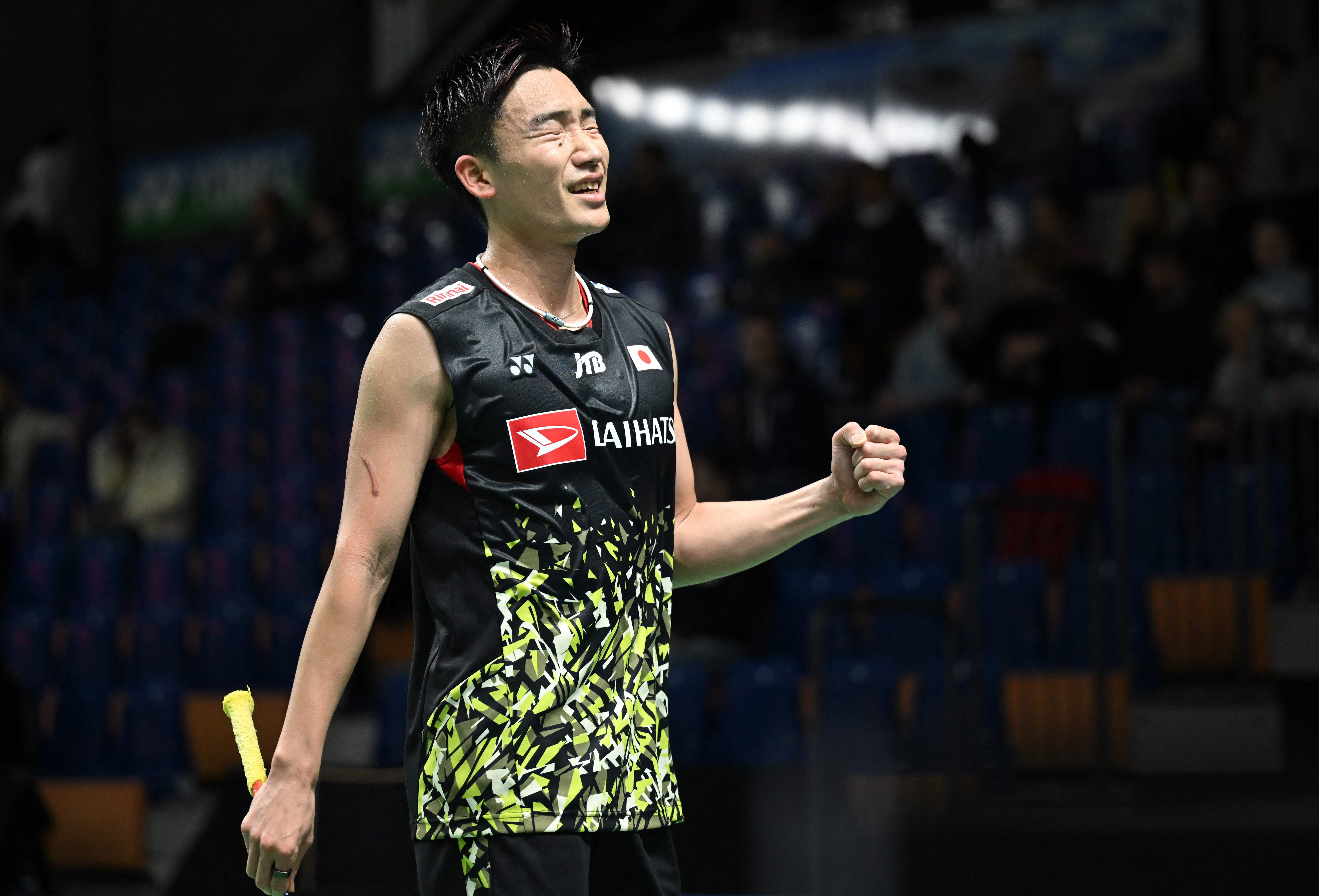 中国队碾压日本队,桃田贤斗点燃赛场 中国队碾压日本队,桃田贤斗点燃赛场