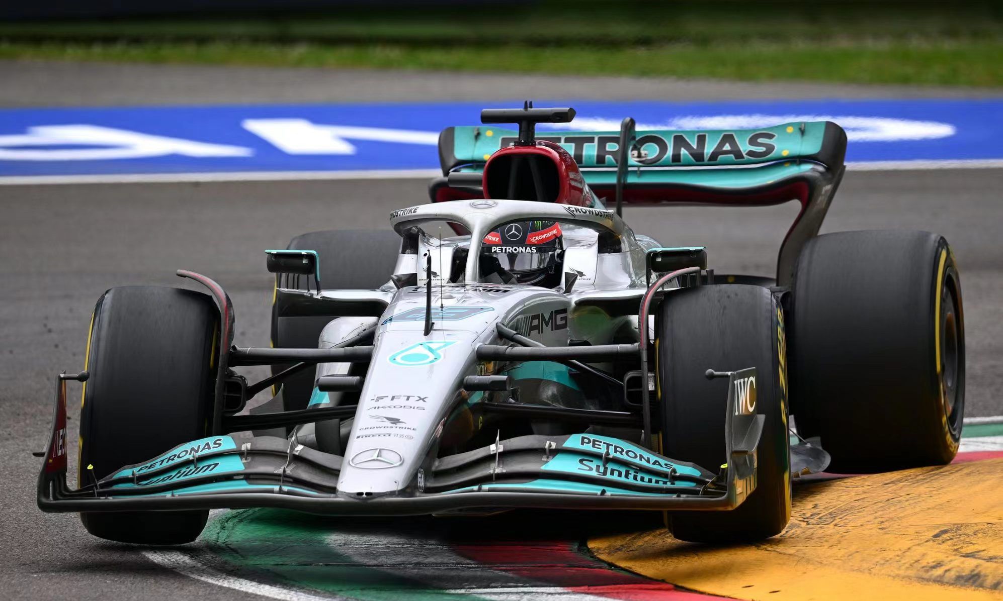 红牛二队完胜索伯车队，拉塞尔刷新纪录