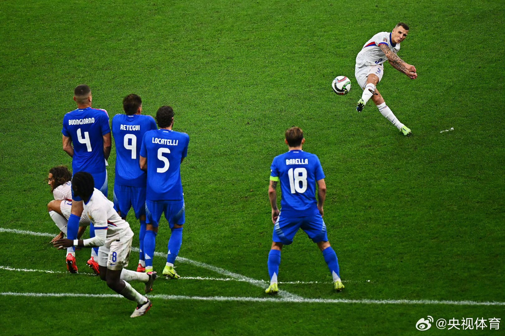 波兰队鏖战法国队,奥恰洛夫统治全场 波兰队鏖战法国队,奥恰洛夫统治全场