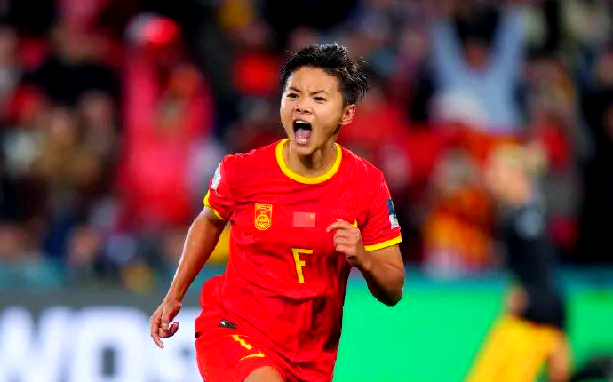 挑战自我：女足运动员的坚韧与拼搏