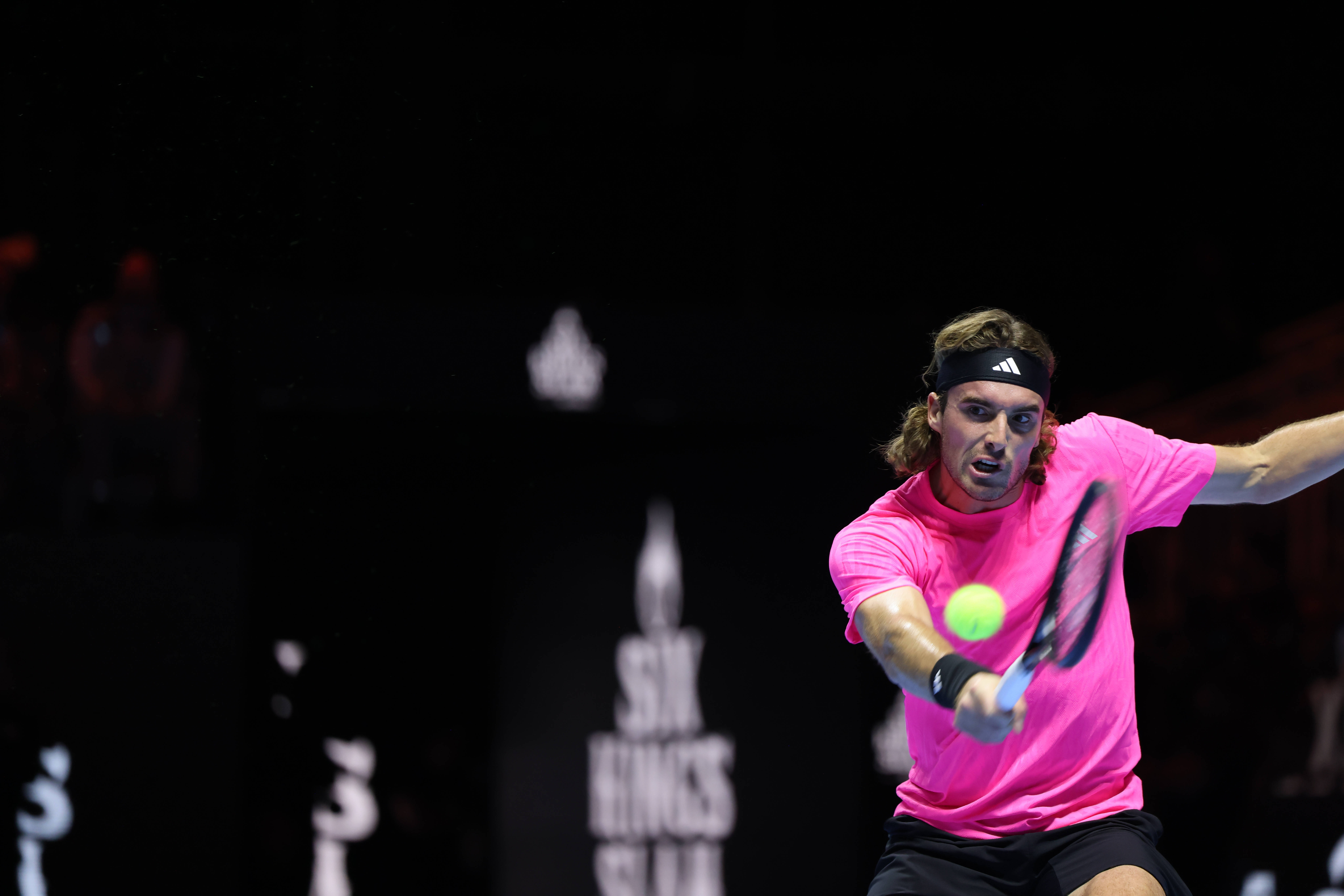 西班牙网球队险胜法国网球队，西西帕斯送出助攻